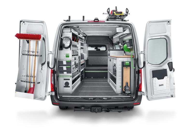 bott vario3 Fahrzeugeinrichtung in geöffnetem Transporter mit Regalen und Werkzeugaufbewahrung